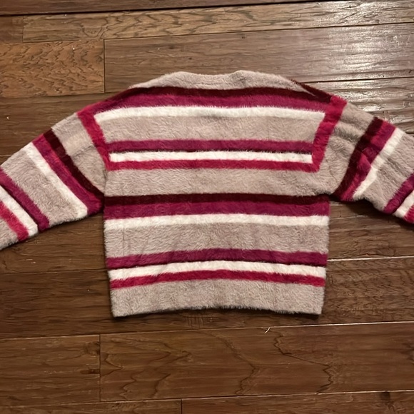 Splendid Woman’s Fuzzy Stripe Long Sleeve Cropped Sweater Size S - Picture 7 of 7